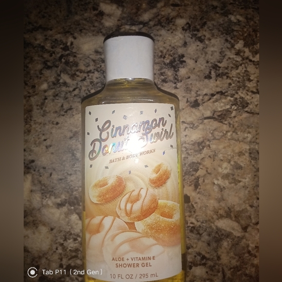 Bath & Body Works Cinnamon Donut Swirl Shower Gel. New. - Picture 1 of 5